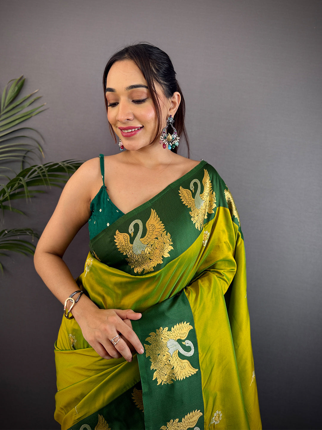 Green Swann Motif Soft Silk Saree