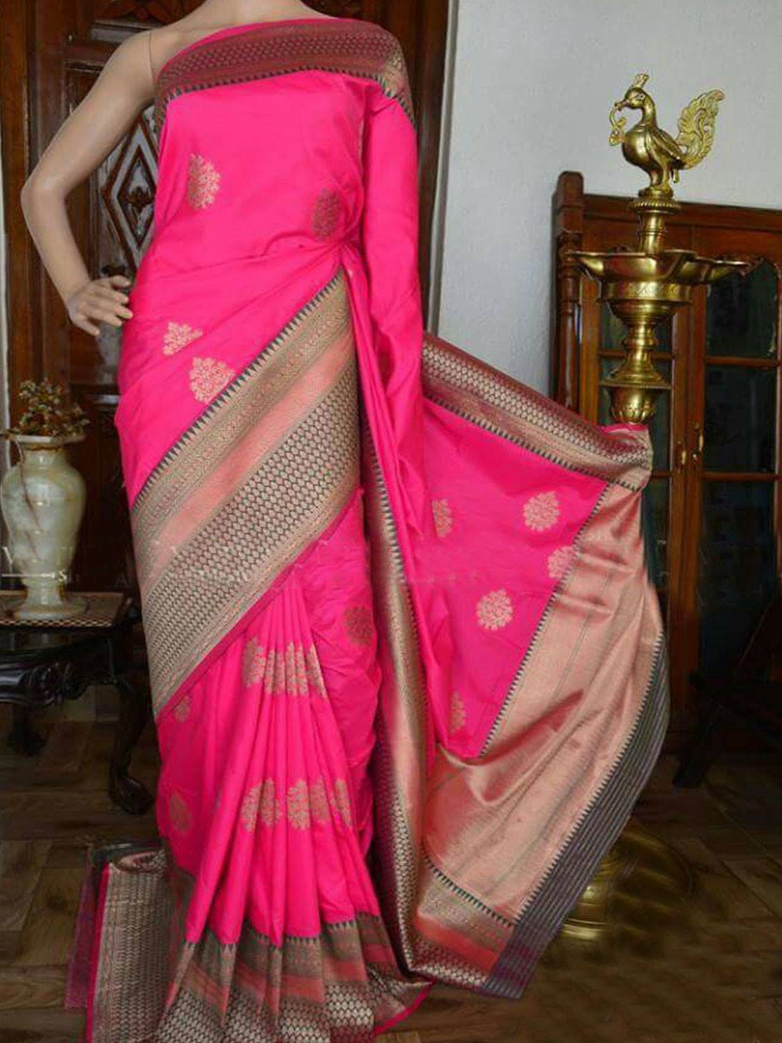 Graceful Banarasi Pure Soft Silk Pink Colour Party Saree B279