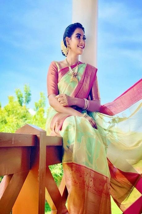 Blooming Light Perot Banarasi Soft Silk Saree For Women