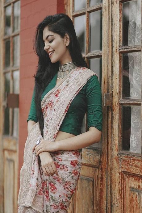 Exceptional Banarasi Pure Soft Silk White Saree For Women